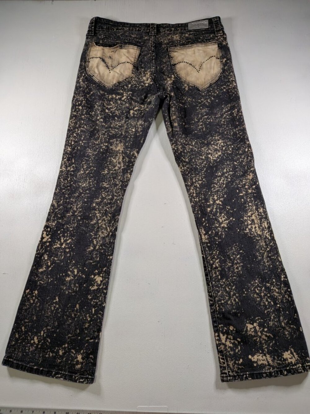 Levi's Custom Bleached Reworked Bootcut Jeans Rhinestone Heart Pocket 26x30 - Picture 2 of 8